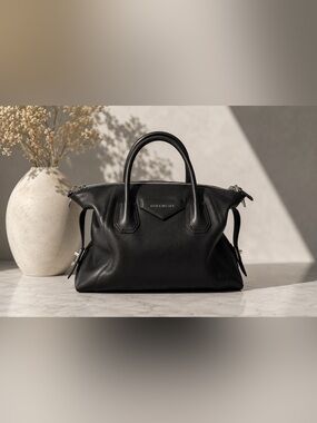 Givenchy Antigona Soft Small Bag – Black Calfskin | Silver Hardware | Italy